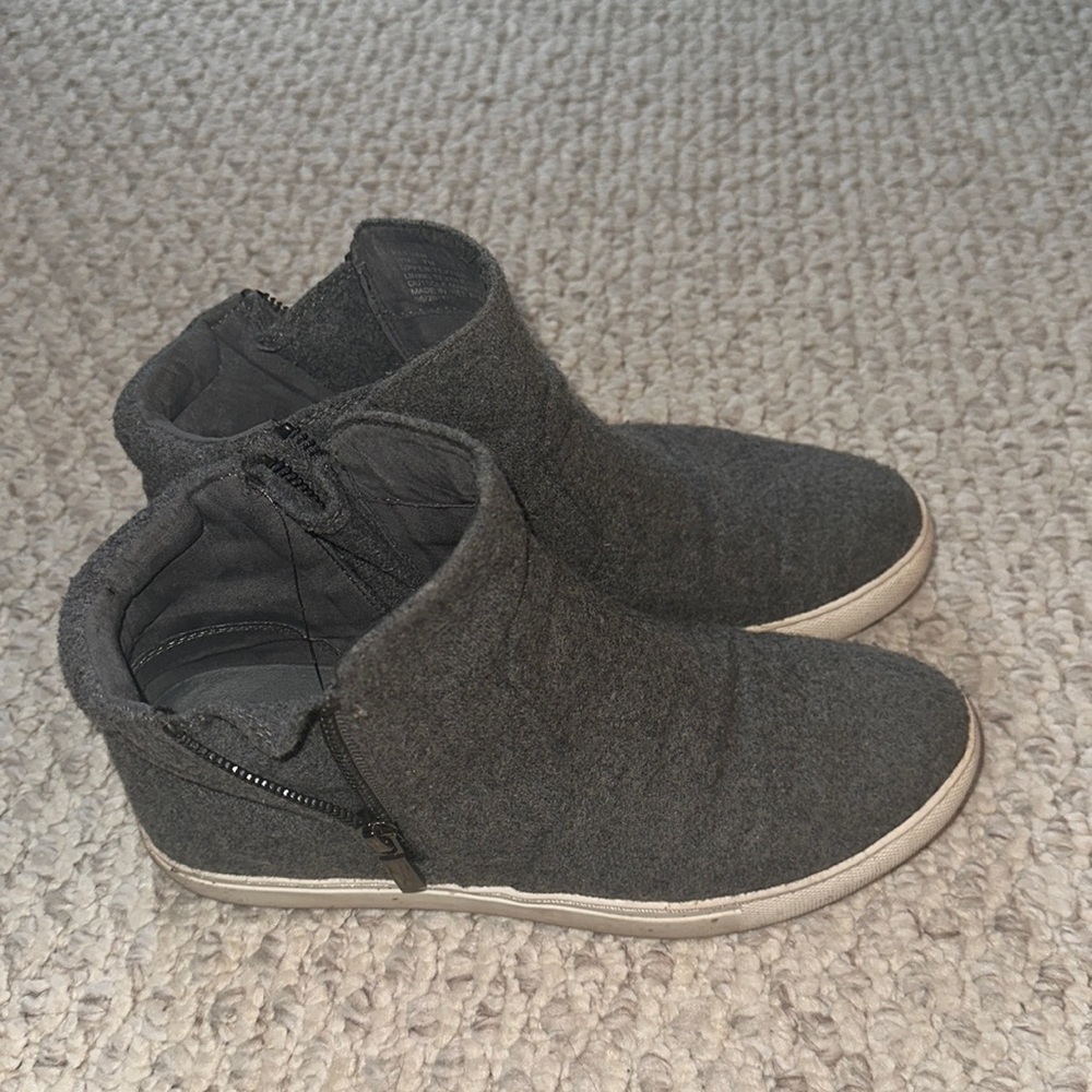 Kenneth Cole High Top Shoes
